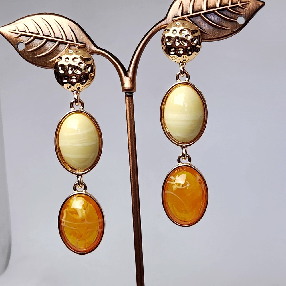Vintage Style Gold Tone Marbled Resin Cream Amber Orange Oval Drop Earrings 2.25